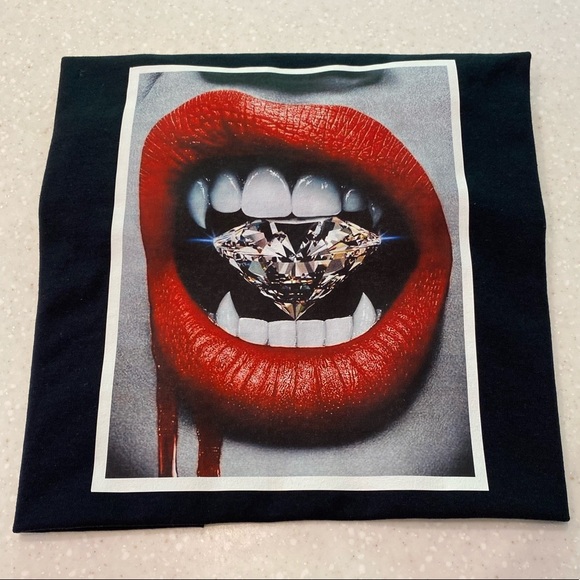 New unisex “ Diamond fangs “ tee - Picture 2 of 5